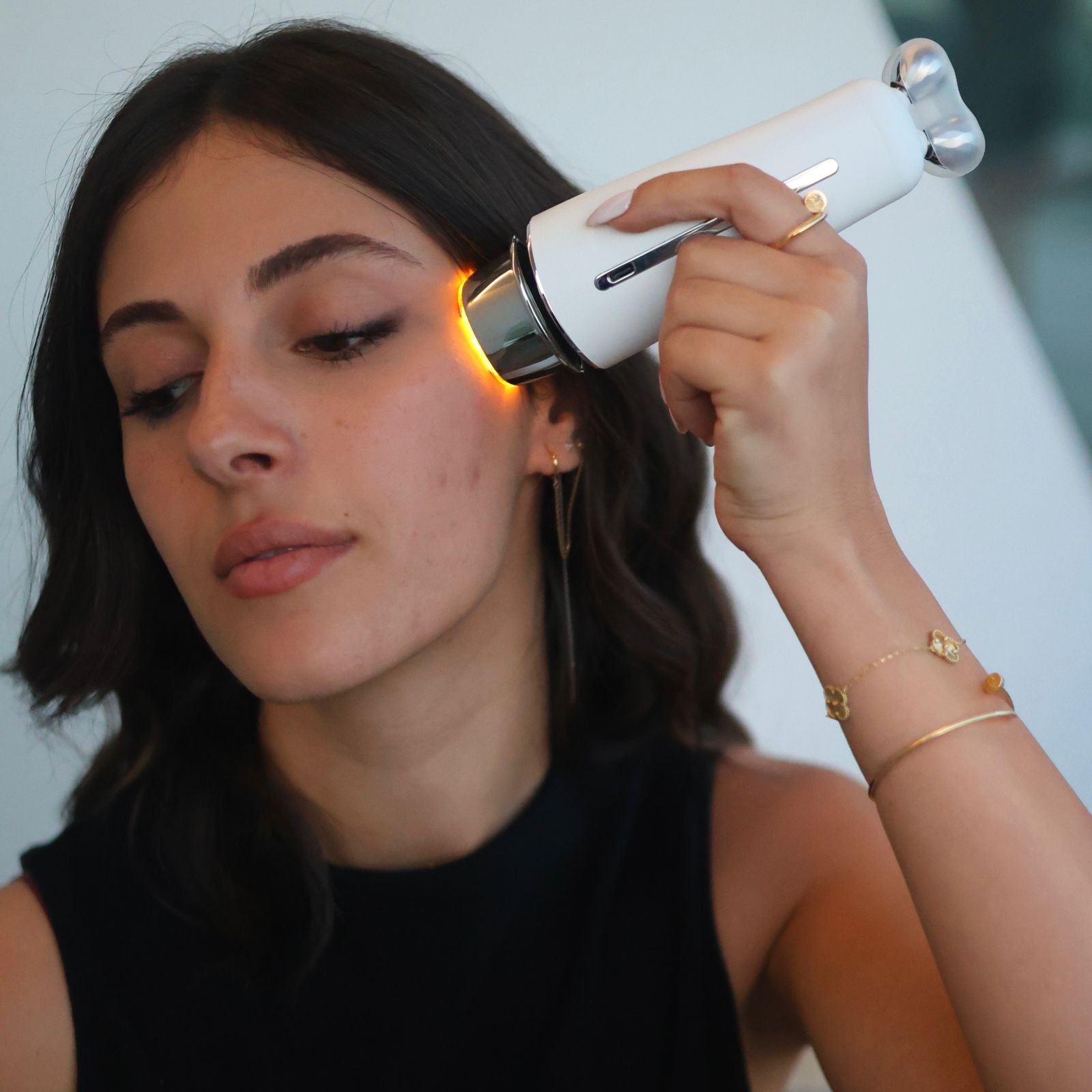 OroSkin Ultimate Anti-Aging (RF, EMS, LED, & Vibration)